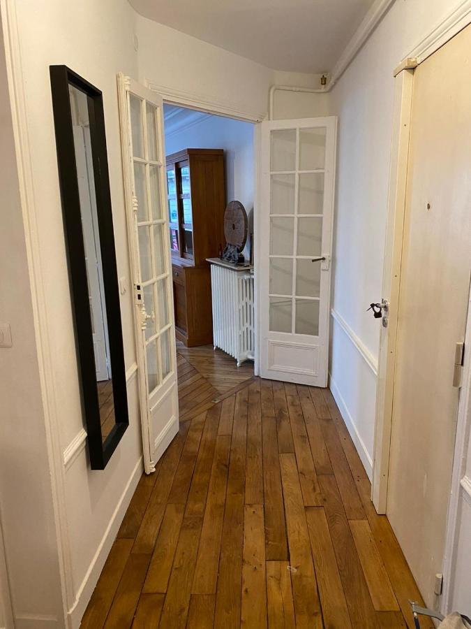 Apartment Well Located 3-room In The Center Of *