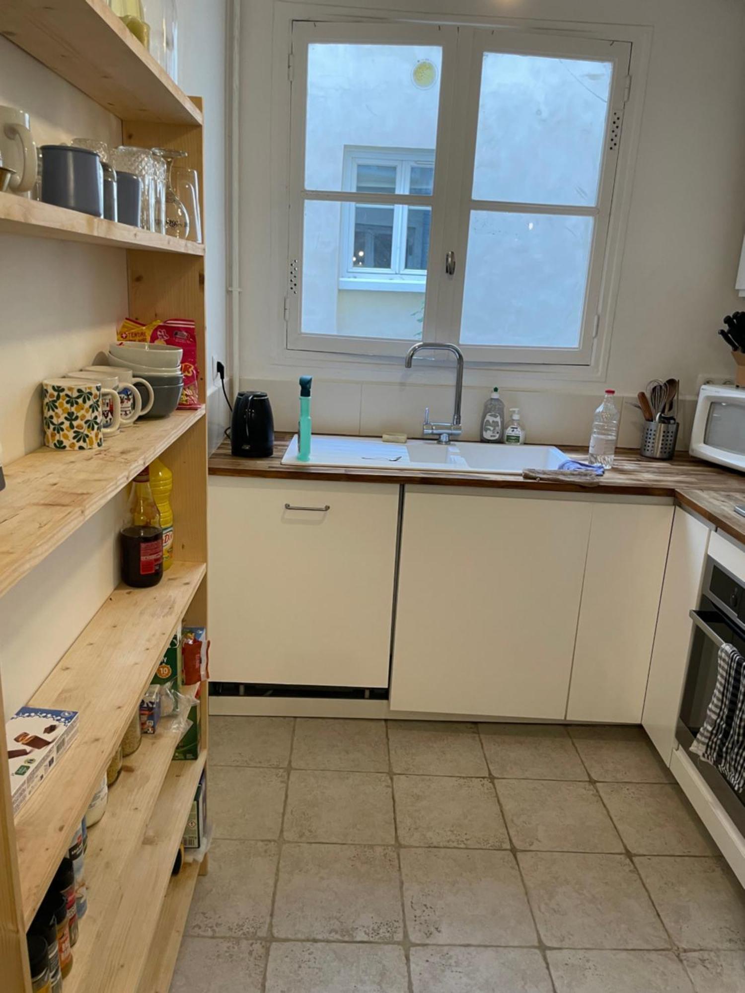 Well Located 3-room In The Center Of Apartment