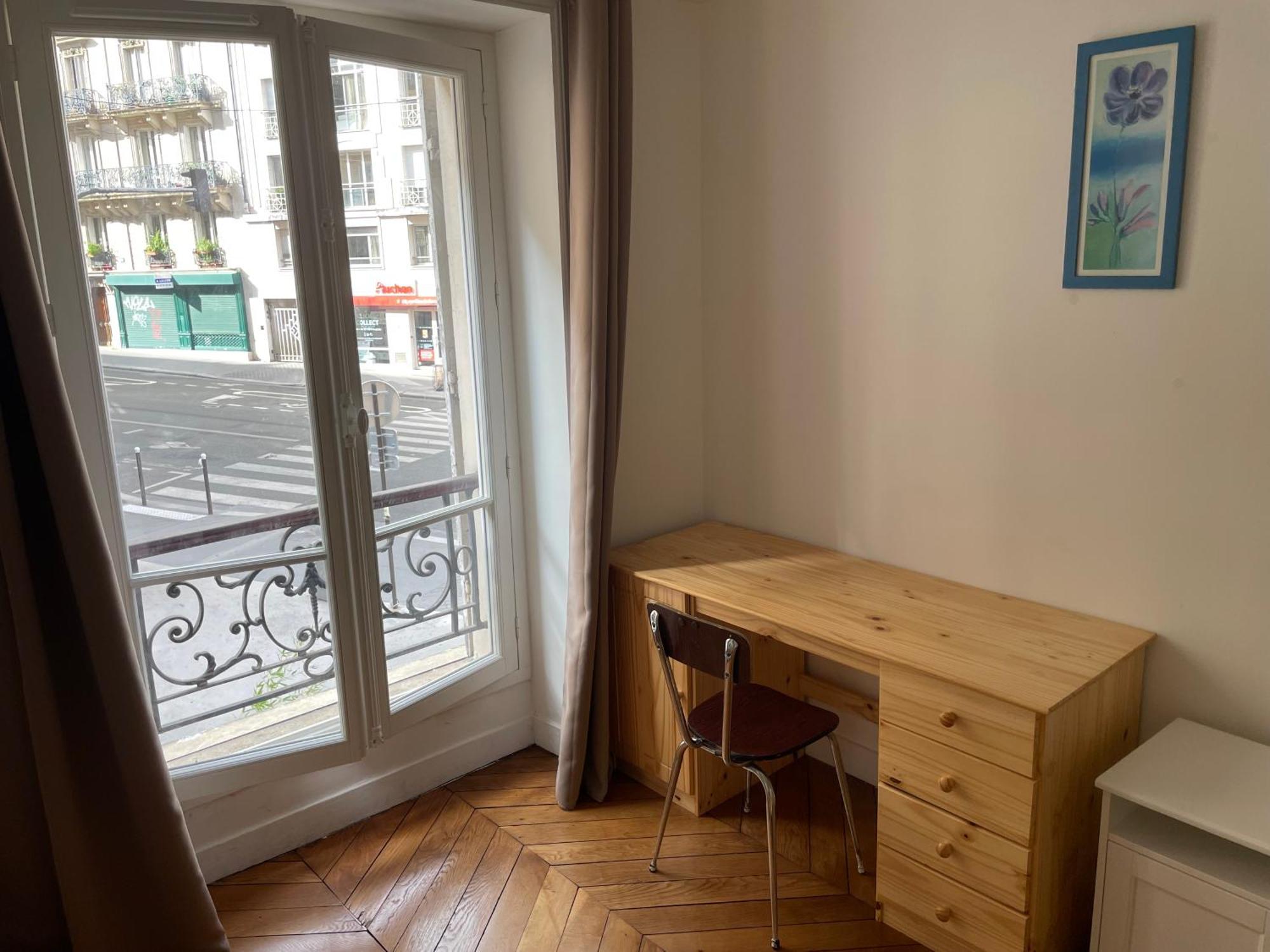 Well Located 3-room In The Center Of Paris