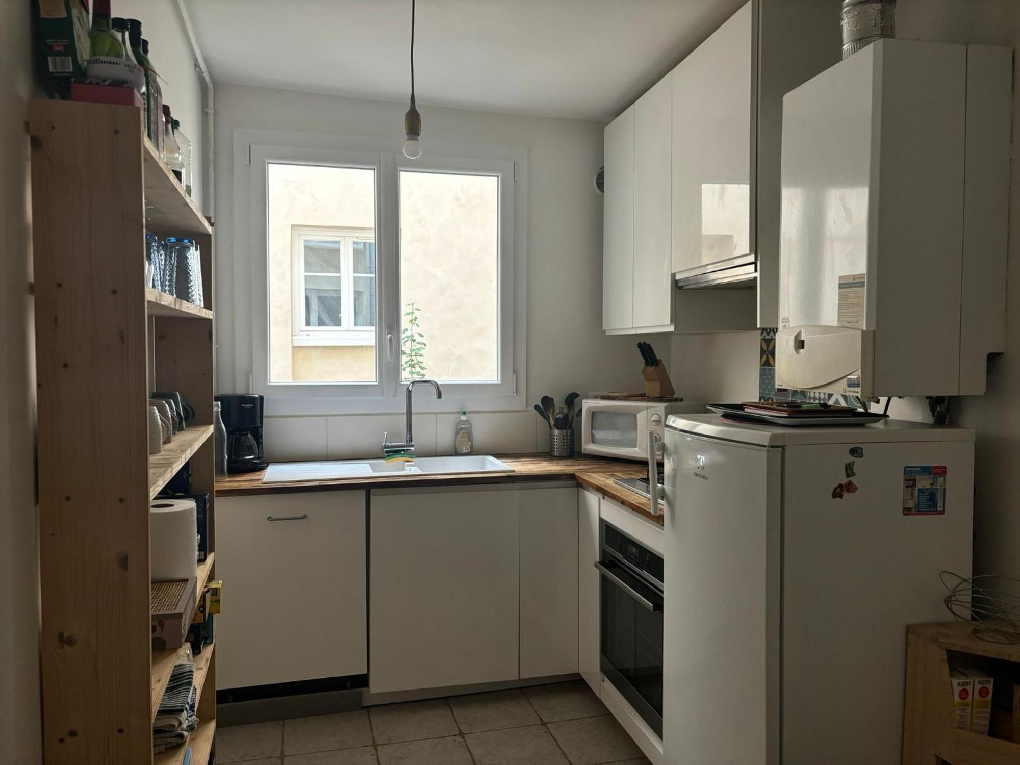 Apartment Well Located 3-room In The Center Of Paris