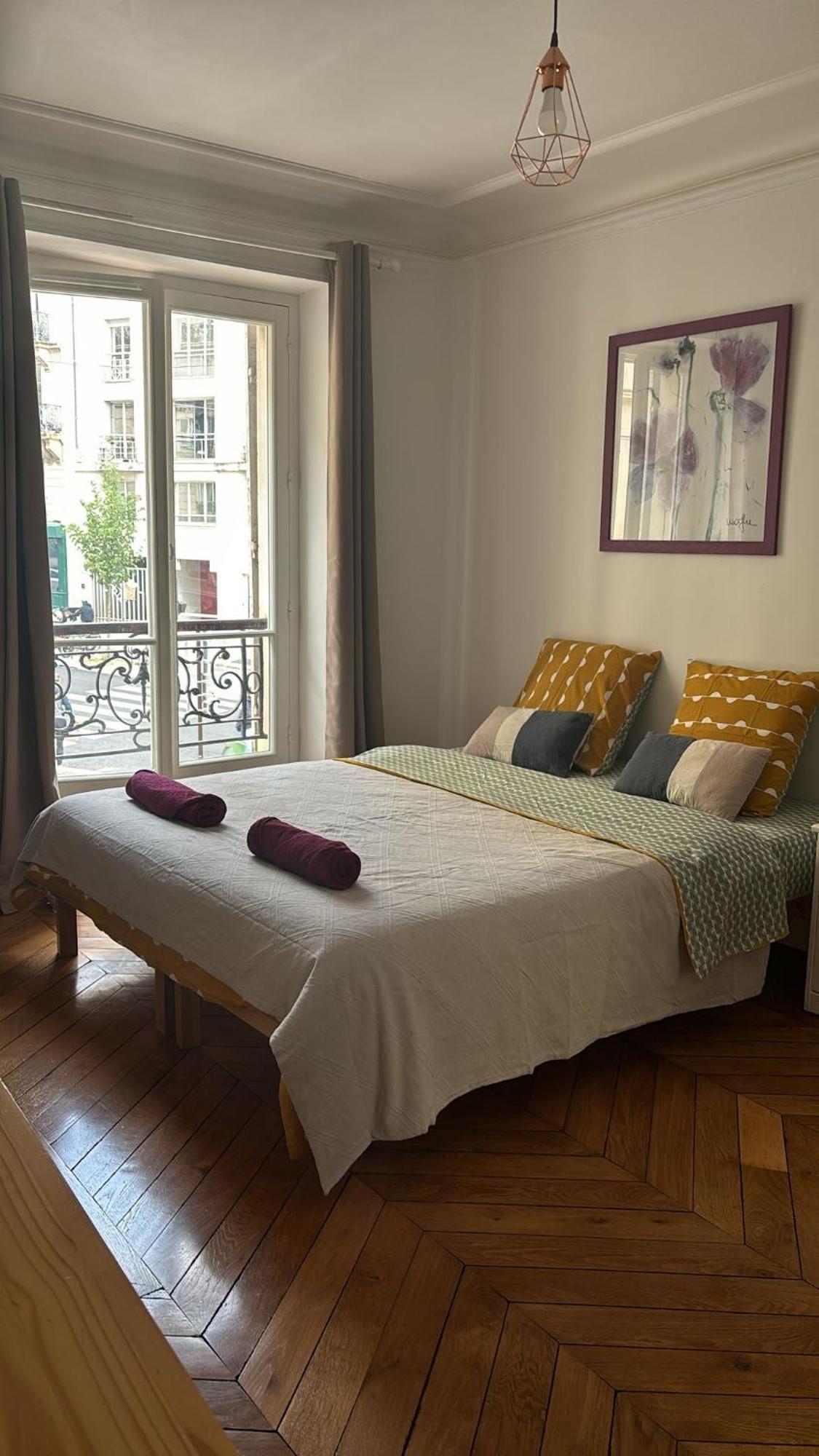 Well Located 3-room In The Center Of *