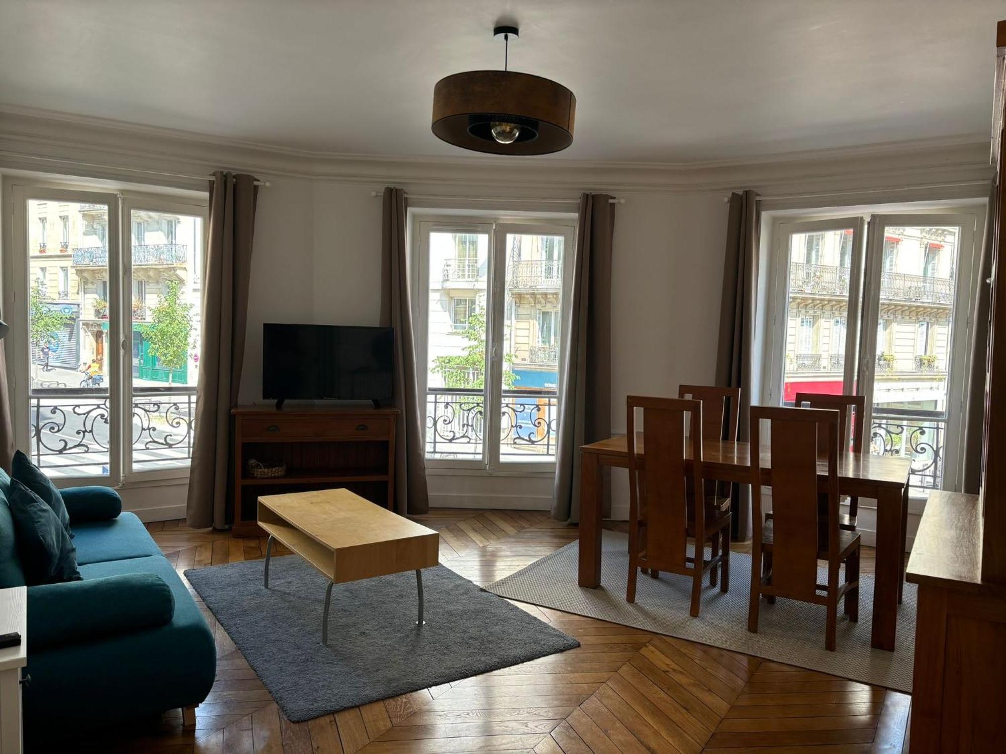 Apartment Well Located 3-room In The Center Of